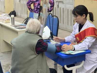 党建服务零距离，敦化路街道举办家门口的便民志愿服务大集